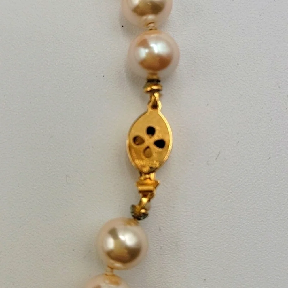 MARVELLA Vintage Faux Pearl Single Strand Necklace